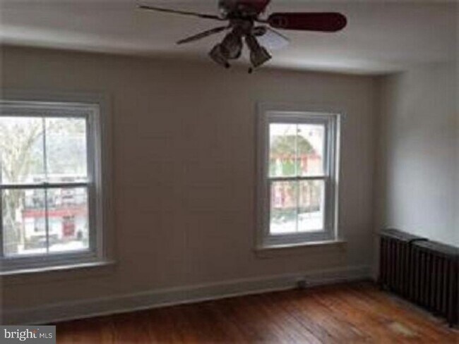 Building Photo - 117 Magnolia St