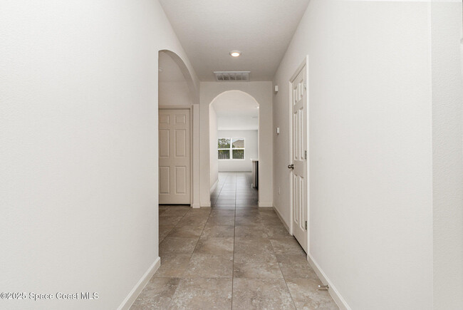 Building Photo - 1299 Buffing Cir SE