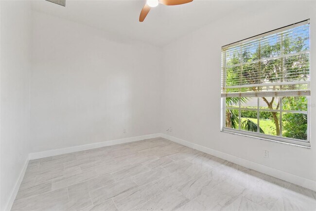 Building Photo - 13792 Long Lake Ln