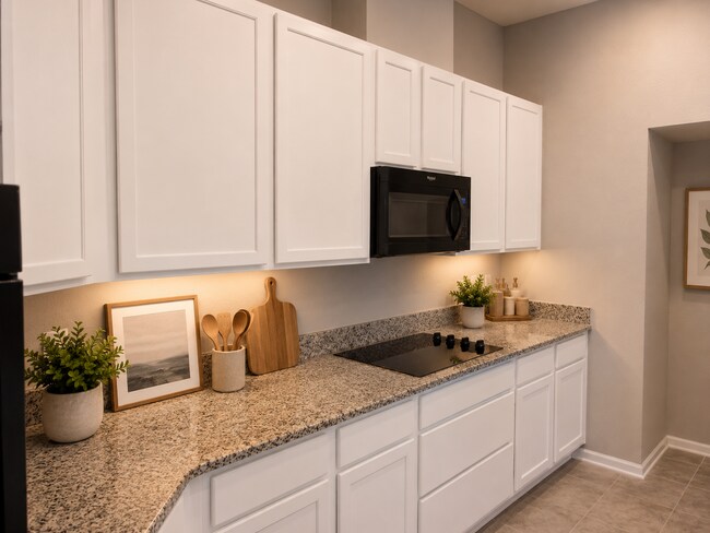 Building Photo - Beautiful 4/2, Minutes From the Beach!