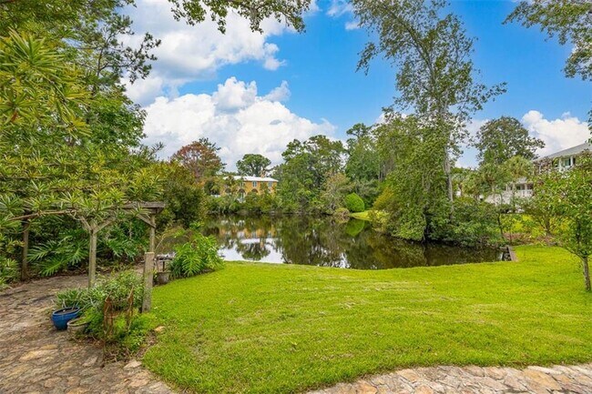 Building Photo - 210 Settlers Rd