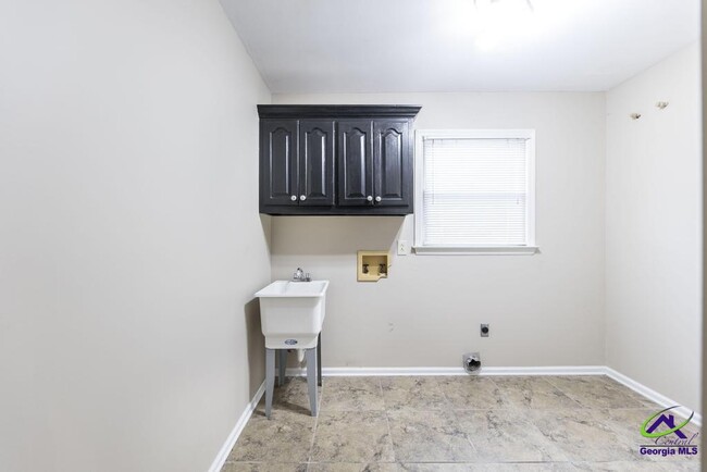 Building Photo - 127 Hudson Way