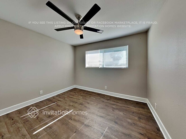 Building Photo - 3402 W Charter Oak Rd