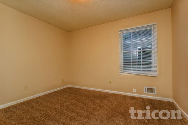Building Photo - 1464 Yorkton Ct