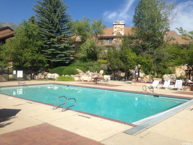 Building Photo - 3615 N Wolf Creek Dr