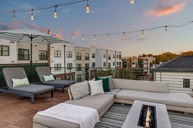 Building Photo - 1114A Wade Ave