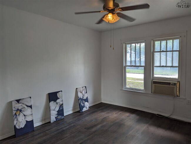 Building Photo - 1805 Tilden St