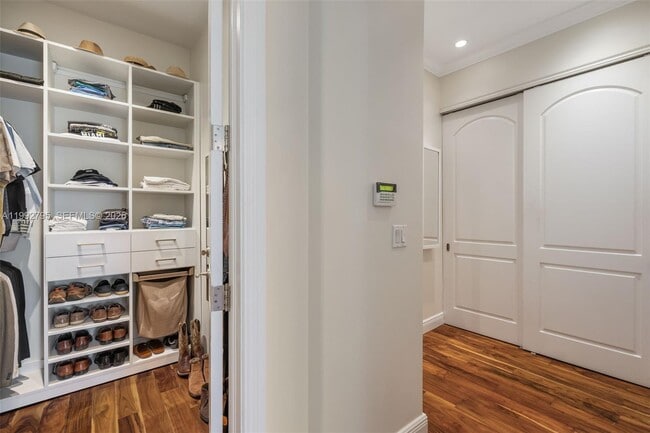 Building Photo - 755 Tiziano Ave