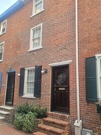 Building Photo - Waverly St.