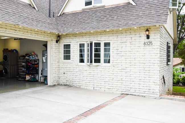 Building Photo - 8325 La Bajada Ave