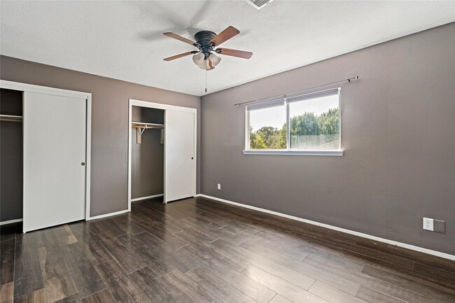 Building Photo - 11610 Hillcroft Ave