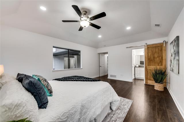 Building Photo - 9522 Hilldale Dr