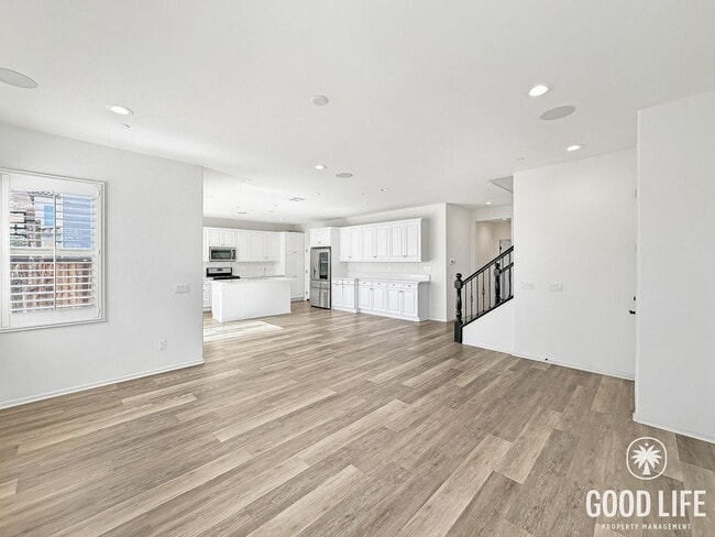 Building Photo - Stunning 2000+ sqft  4B/3BA Home in a Great Community!