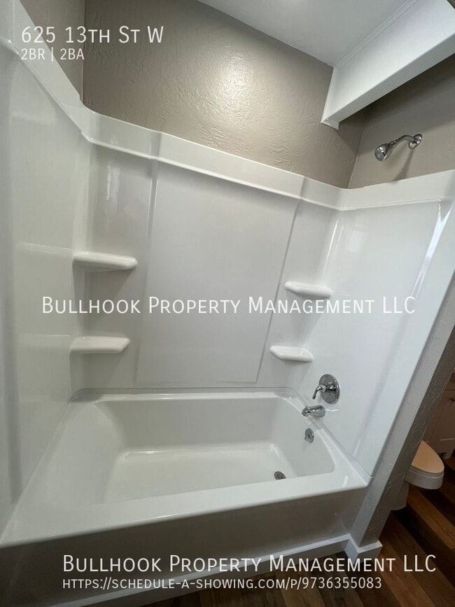 Building Photo - 625 13th St W