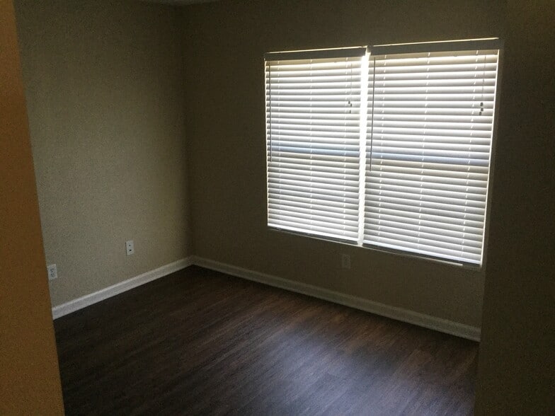 Building Photo - 10024 Oriole Ct