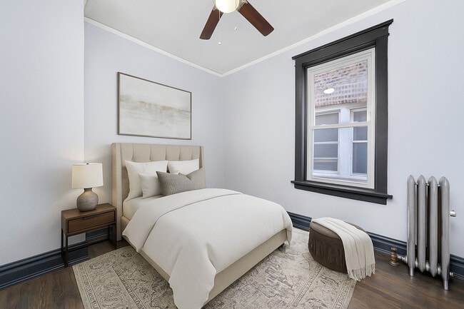 Building Photo - 6423 S Maplewood Ave