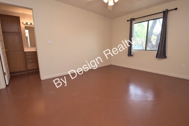 Building Photo - 203 S Cherry Ave