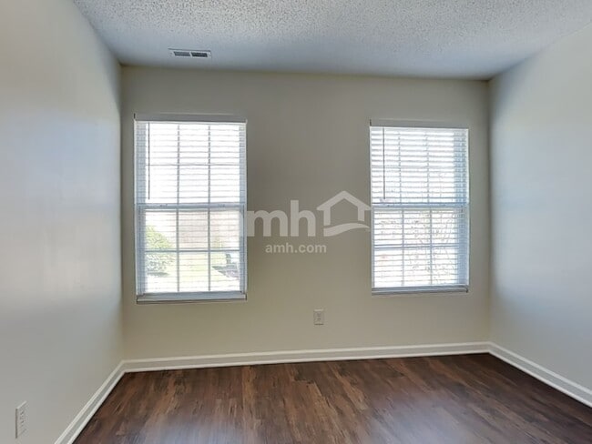 Building Photo - 5318 Ian Dr