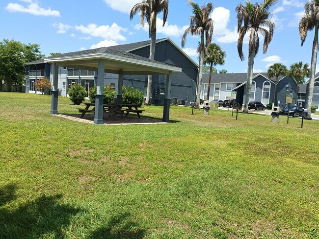 Building Photo - 4148 Pershing Pointe Pl
