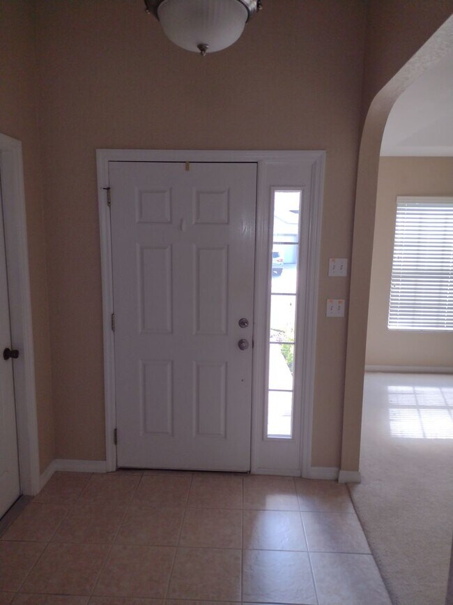 Building Photo - Beautiful home in Stonecrest