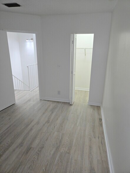 Building Photo - 8917 NW 28th Dr