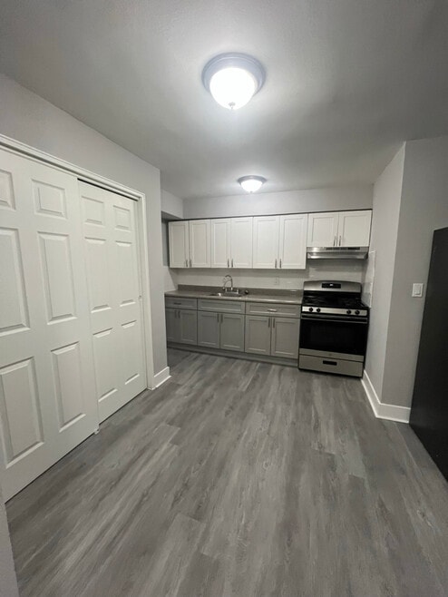 Building Photo - 147 Cleveland St