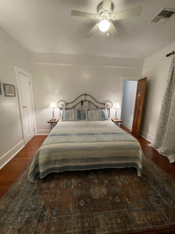 Building Photo - 2004 Royal St