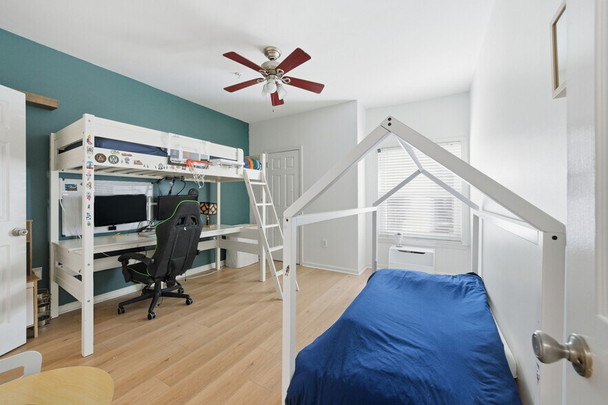 Building Photo - 955 Juniper St NE