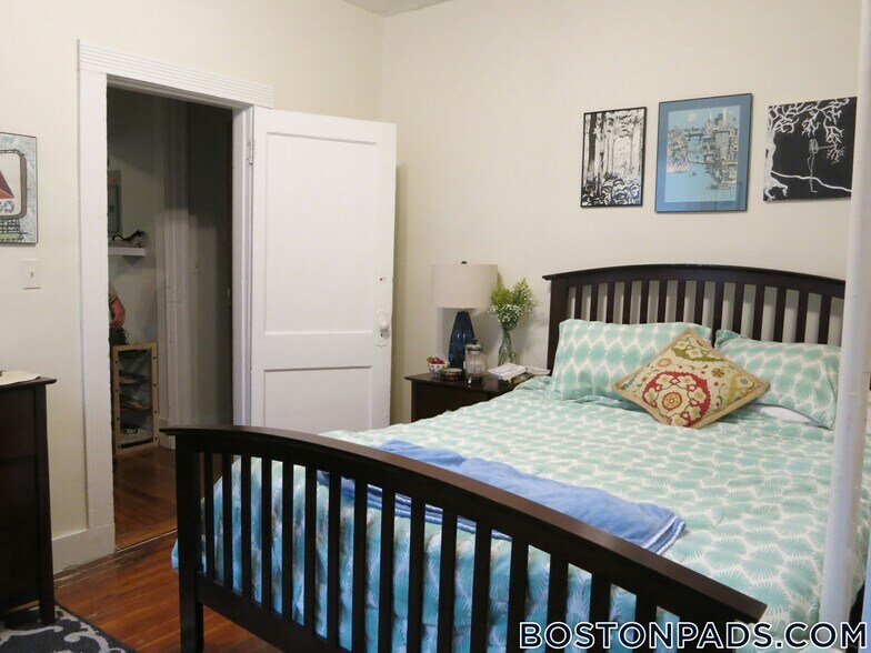 Building Photo - 1412 Commonwealth Ave