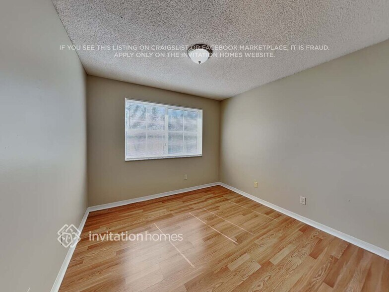 Building Photo - 10621 SW 14th Ct