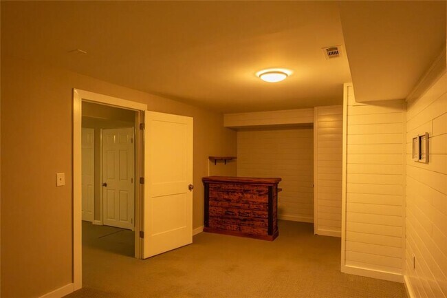 Building Photo - 3250 Indian Hills Dr