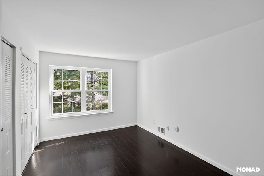 Building Photo - 30 Scherer Ct