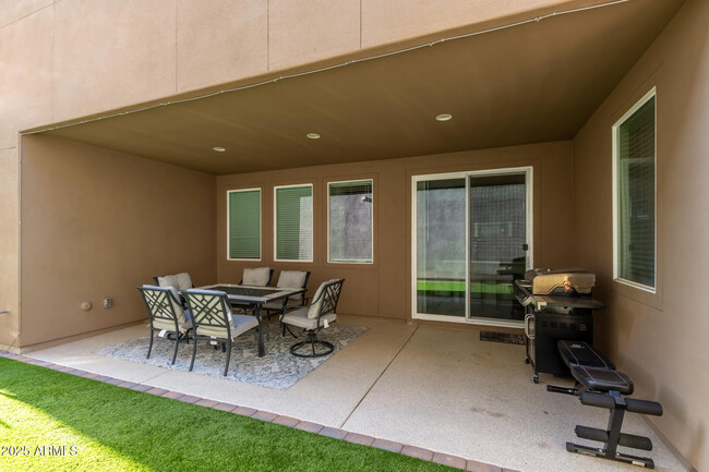 Building Photo - 1310 N Zane Dr