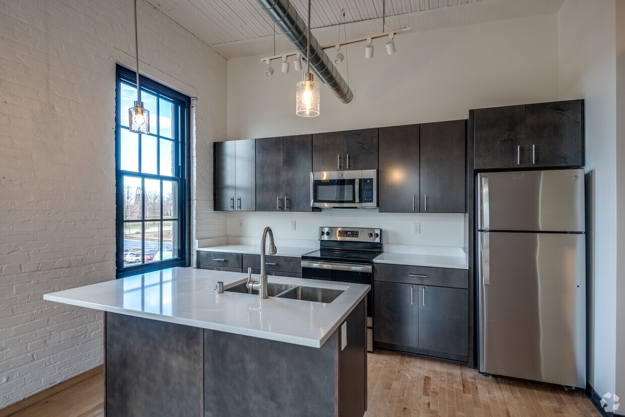 1 BR, 1 BA - 702SF - The Williams