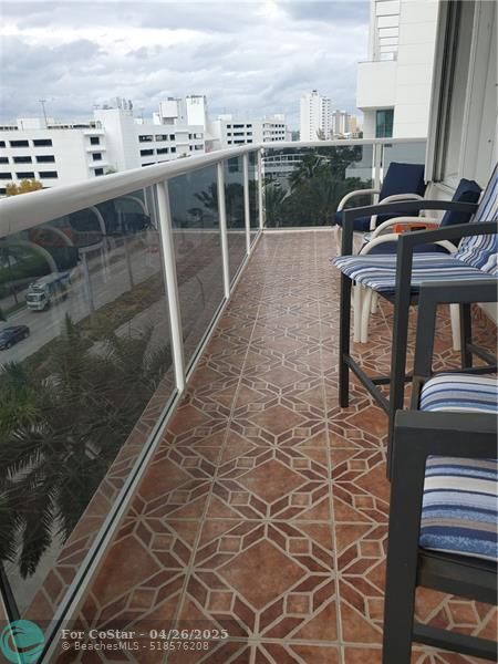 Building Photo - 3725 S Ocean Dr