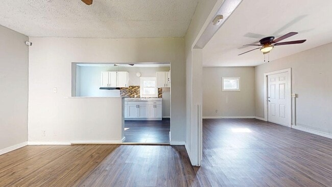 Building Photo - Denison/W.73rd neighborhood - updated 3 be...