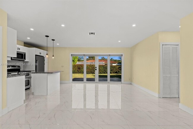 Building Photo - 6851 SW 48th Terrace