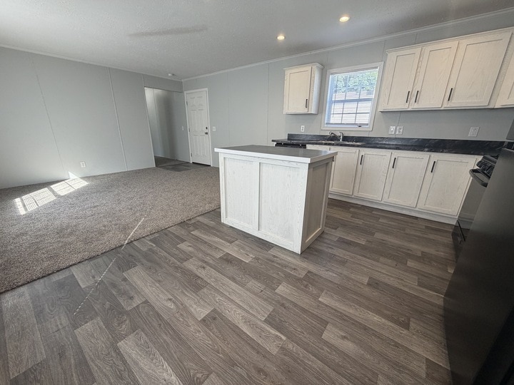 Building Photo - 38100 Ducharme Dr