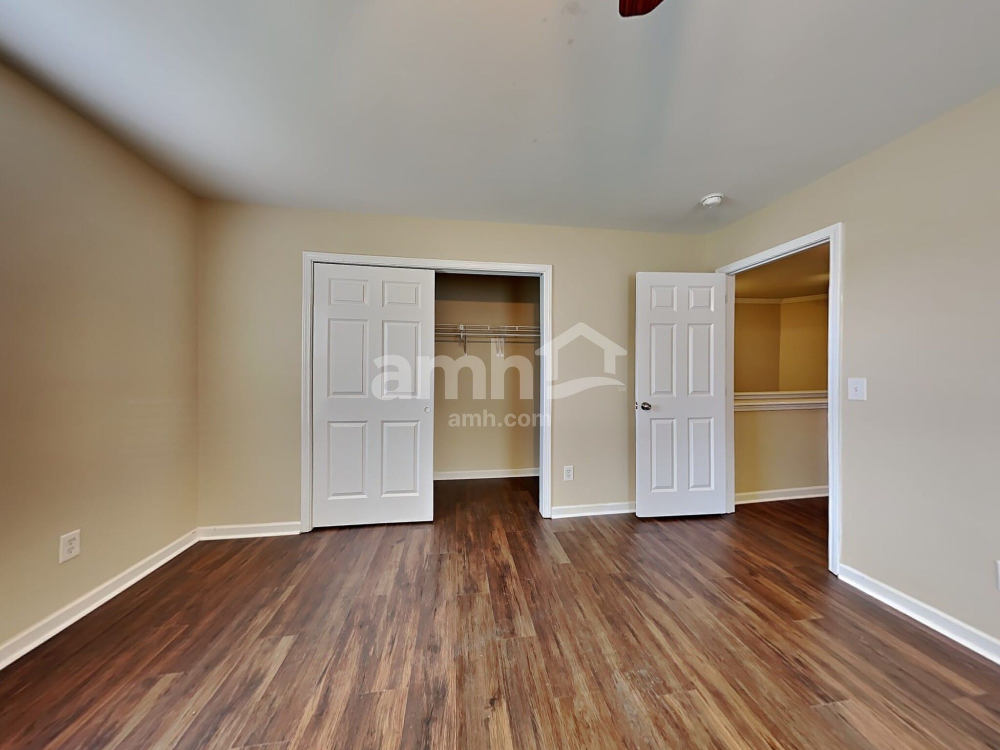 Building Photo - 211 Meadow Wood Rd
