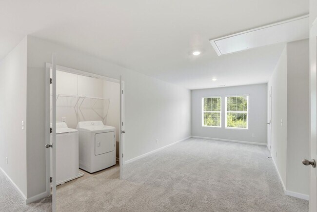 Building Photo - 54 Umber Ln