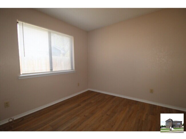 Building Photo - 1706 Wickfield Way