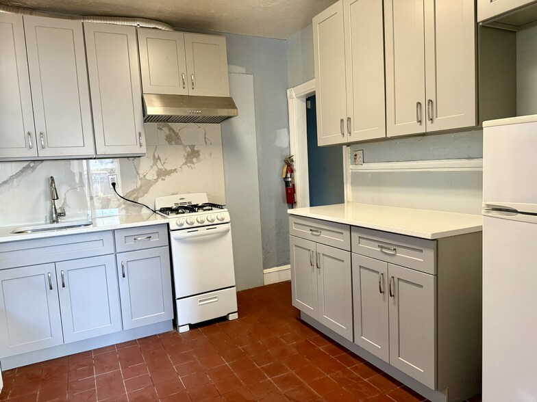 Building Photo - 241 S 46th St