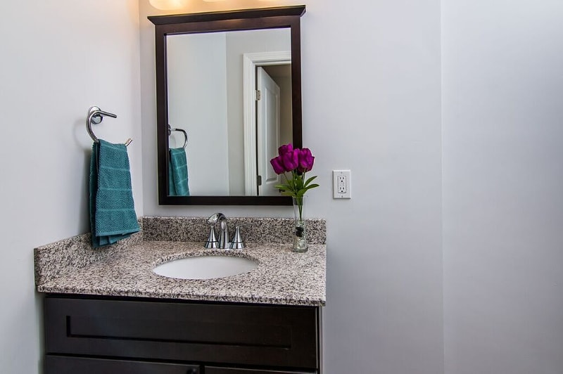 Building Photo - 10 Giles Ave