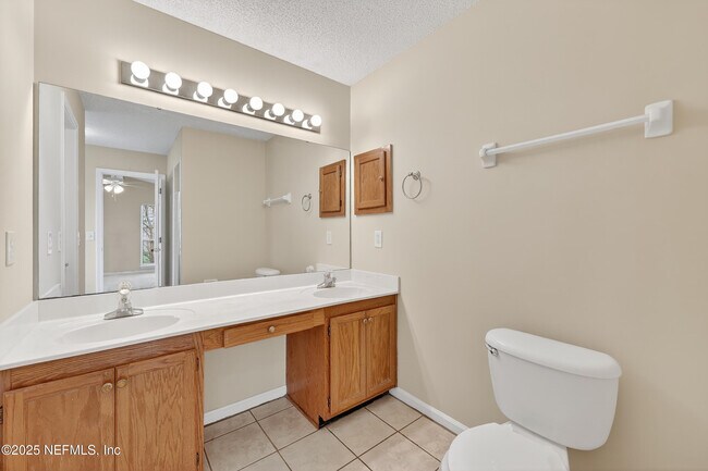 Building Photo - 12799 Glade Springs Dr S