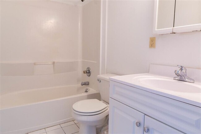 Building Photo - 517 Communipaw Ave