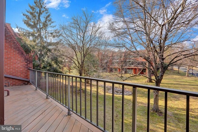 Building Photo - 2 Coldwater Ct