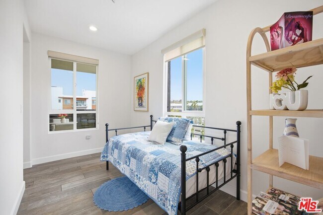 Building Photo - 12510 W Fielding Circle