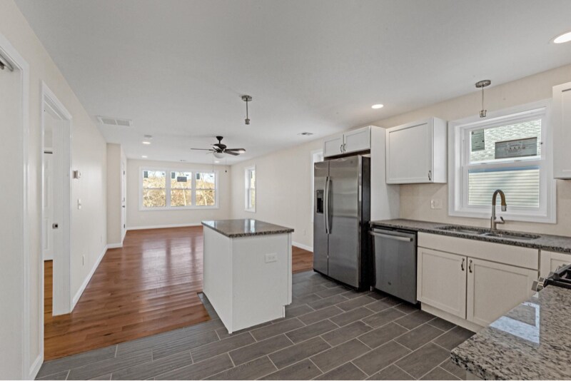 Building Photo - 12 Andy St