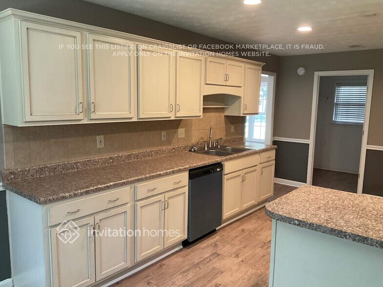 Building Photo - 500 Sequoia Ct