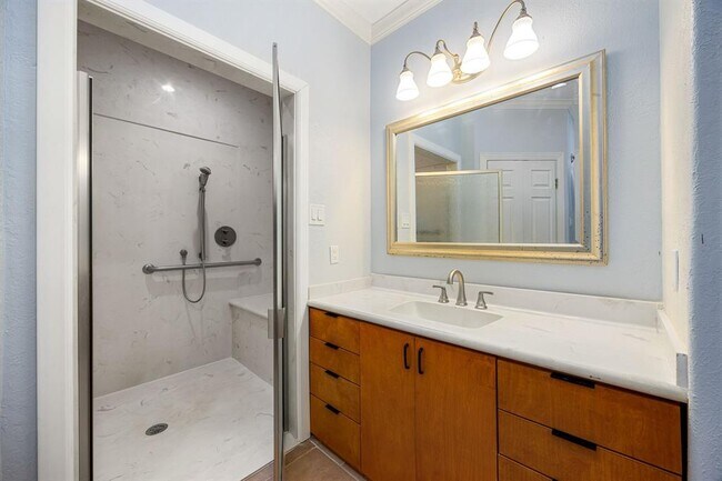Building Photo - 15726 Walkwood Dr